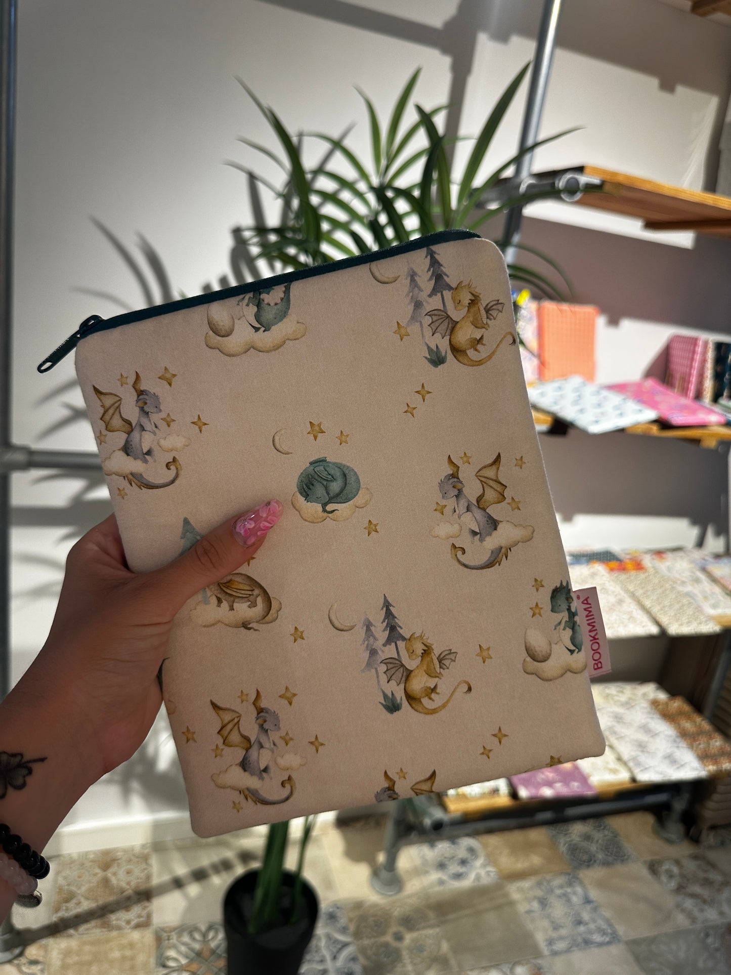 Funda para libro, Kindle e iPad Dragones estelares – Bookmima