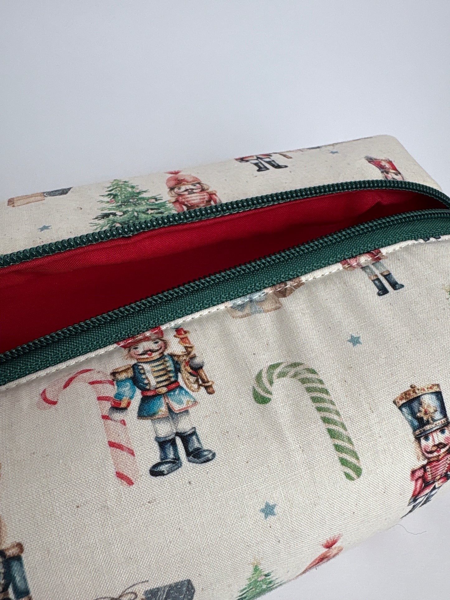 Trousse de toilette de voyage Casse-Noisette