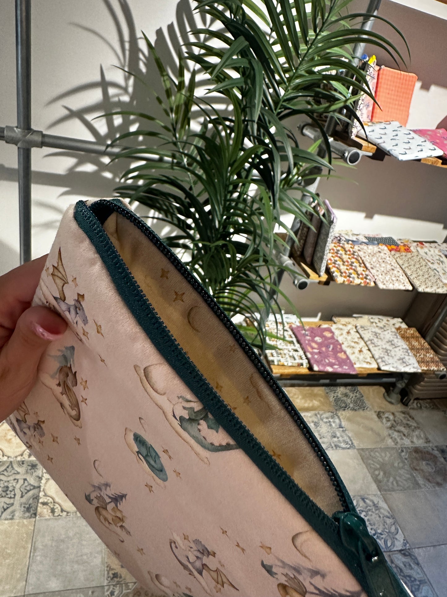 Funda para libros dragones estelares