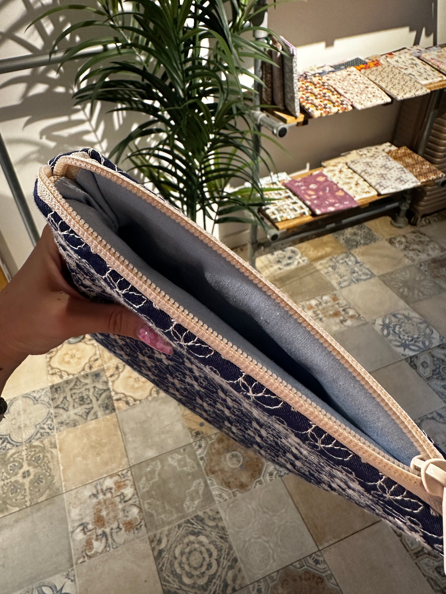 Funda para libros tejana bordada