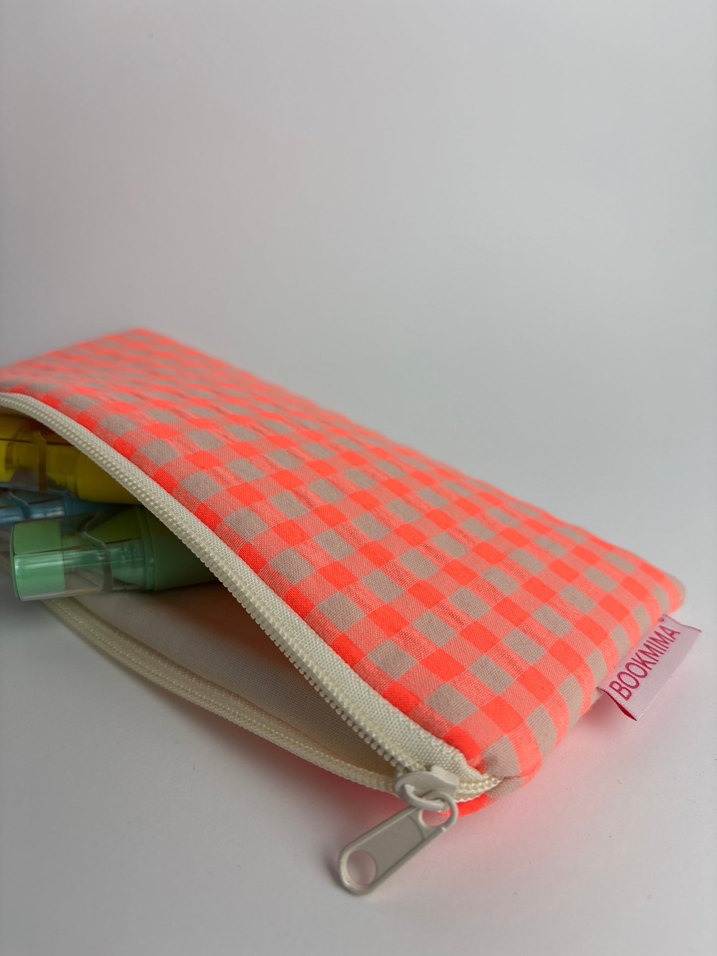 Estuche plano vichy naranja flúor