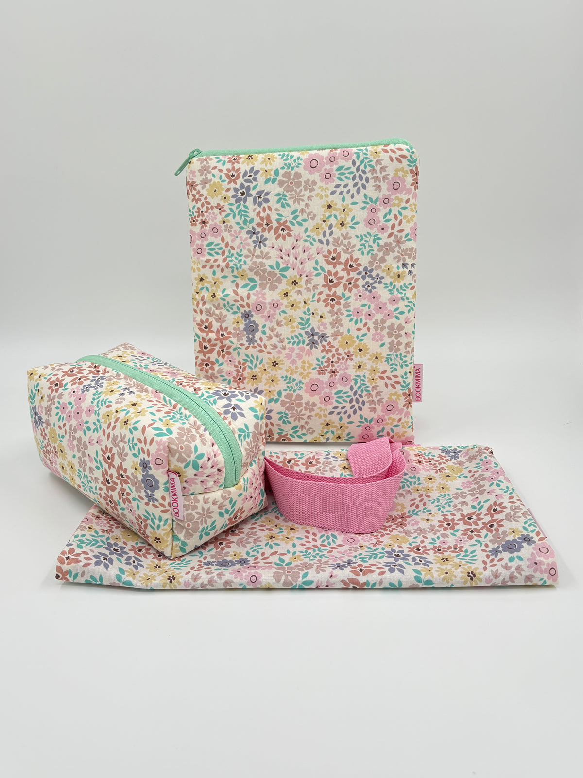 Pack regalo Claudia: funda para libro, tote bag y neceser a juego – Bookmima