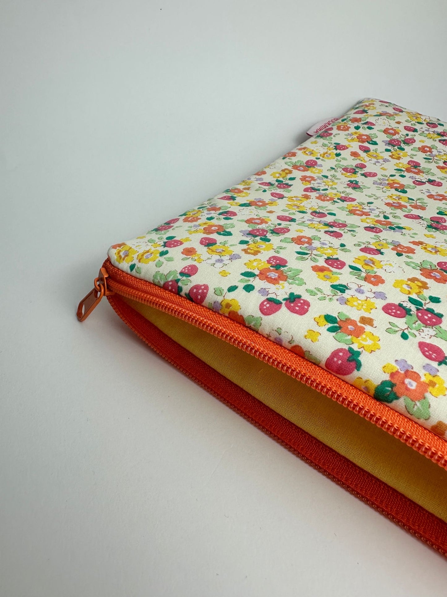 Funda para libros tutifruti naranja