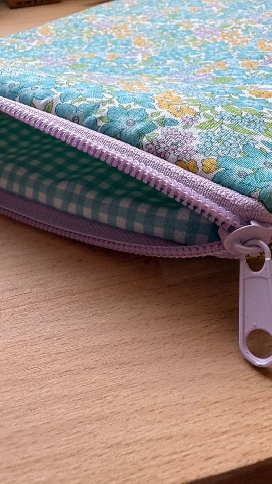 Funda para iPad y Tablet Flor vichy – Bookmima iPad 11" / Tablet 11" - Bookmima