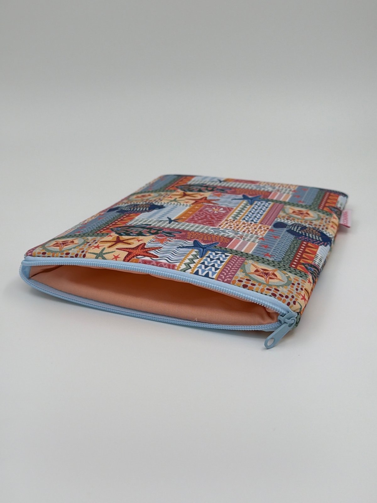 Funda para libro Coral, acolchada con cremallera Bolsillo - Bookmima