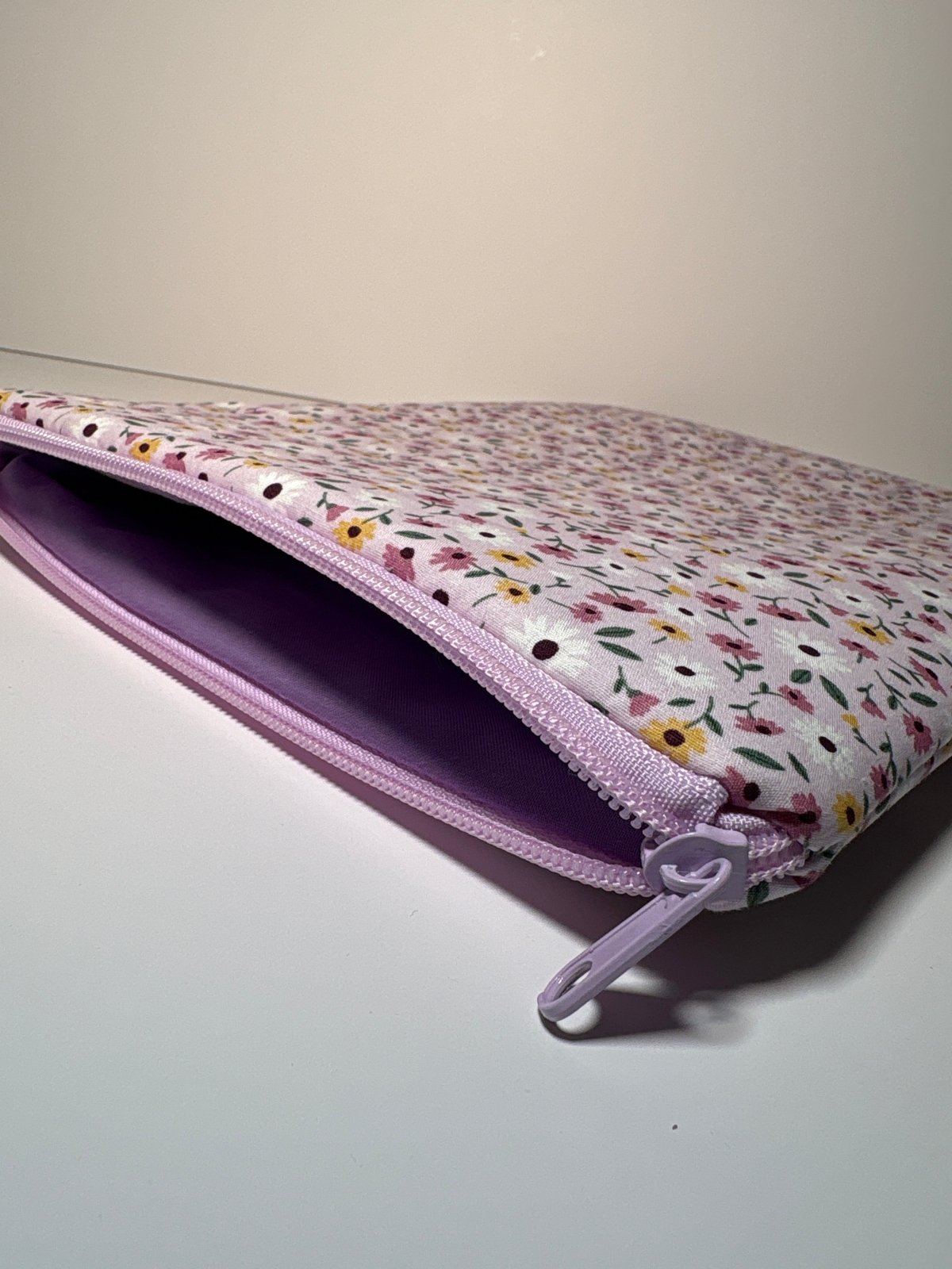 Funda para libro Sofía, acolchada con cremallera Bolsillo - Bookmima