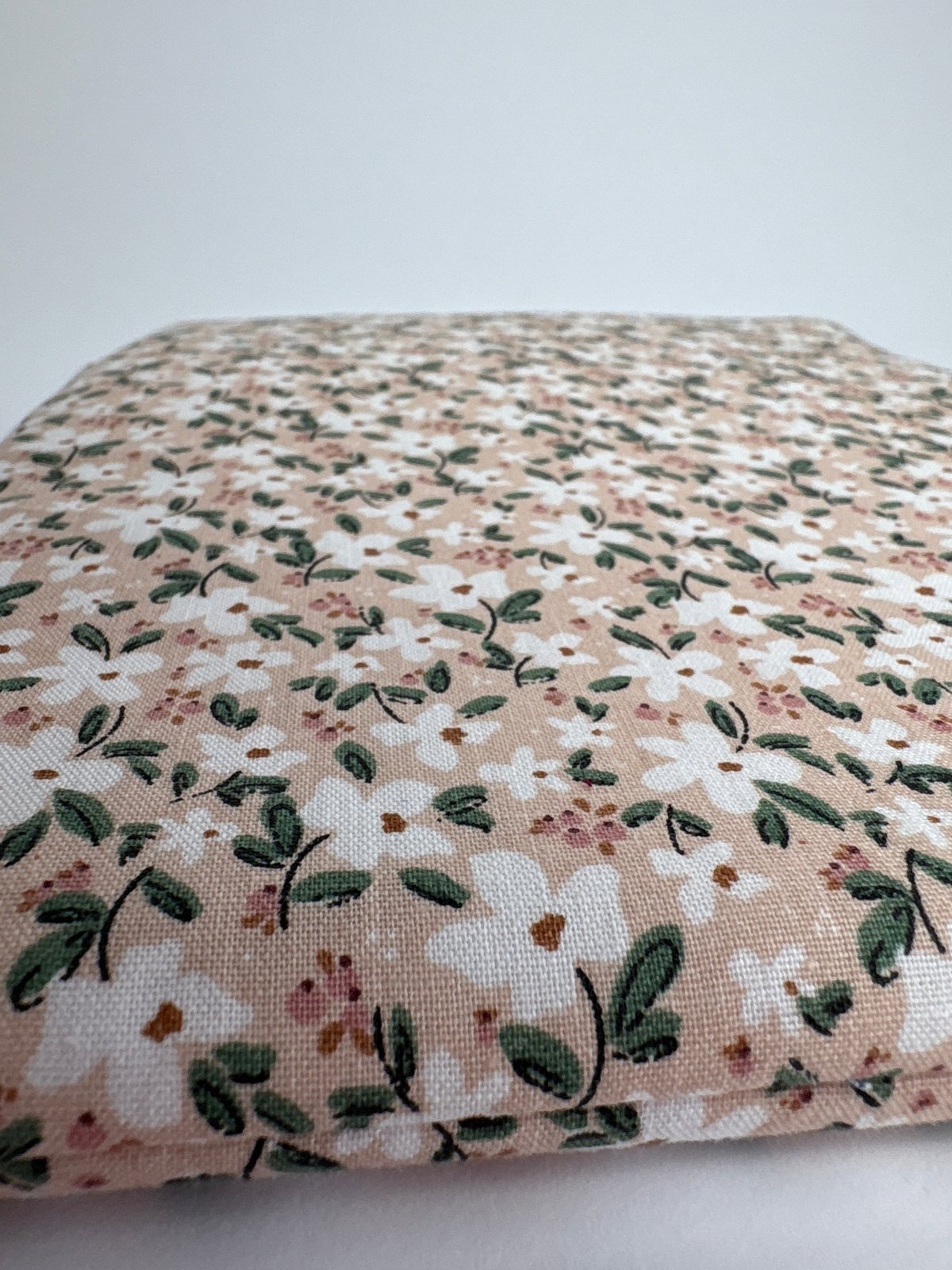 Funda para libros lluvia de flores Bolsillo - Bookmima